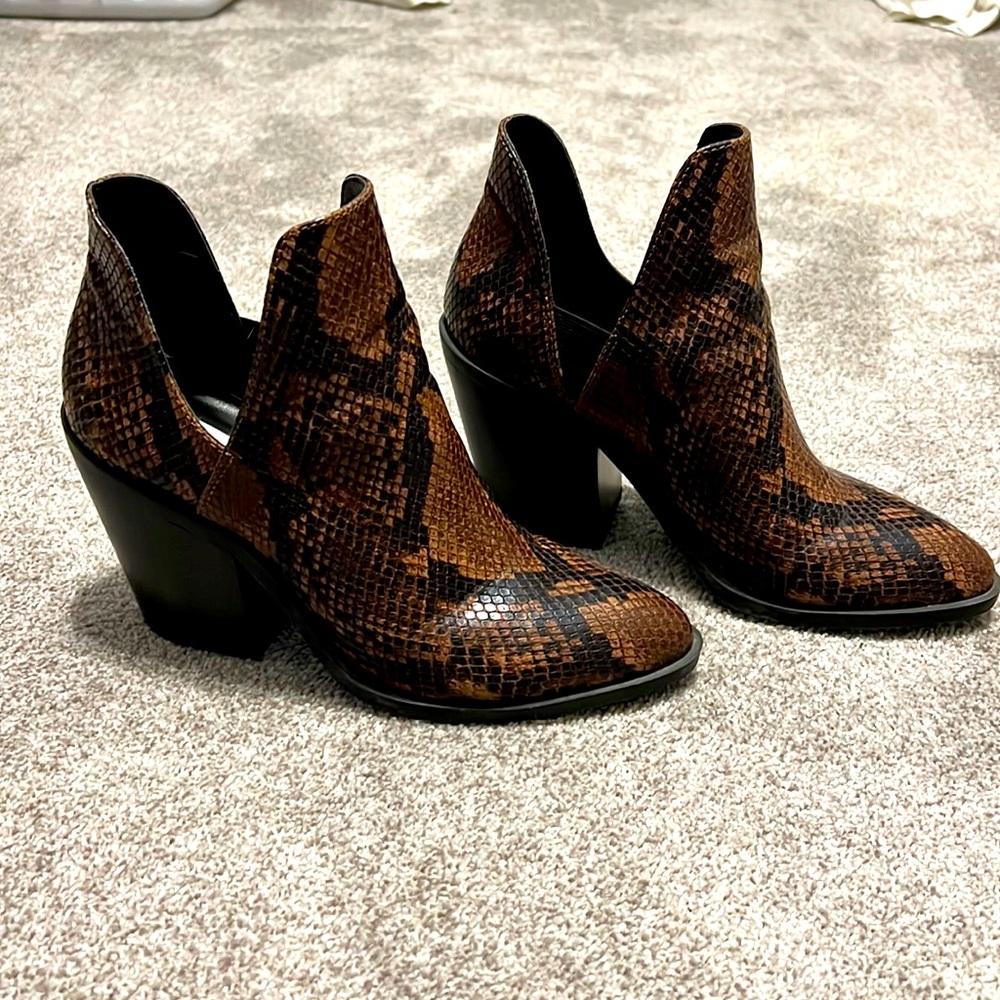 Steve Madden booties size 9.5
